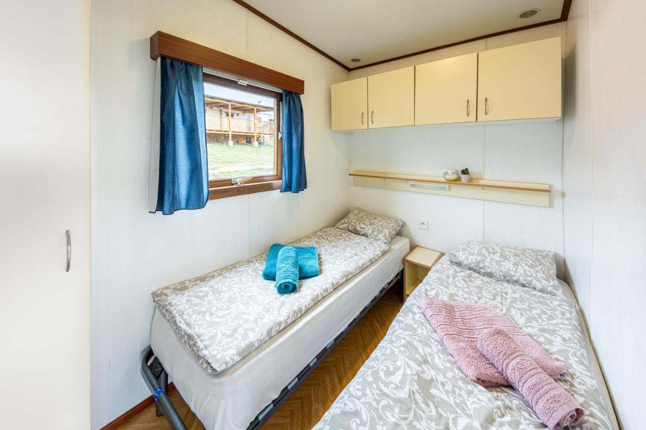 Mobilheim Chalet - Výrovická přehrada Vyrovice Exterior foto